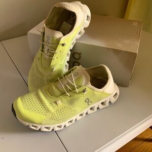 On Cloud Athletic Shoes Hay/Ivory